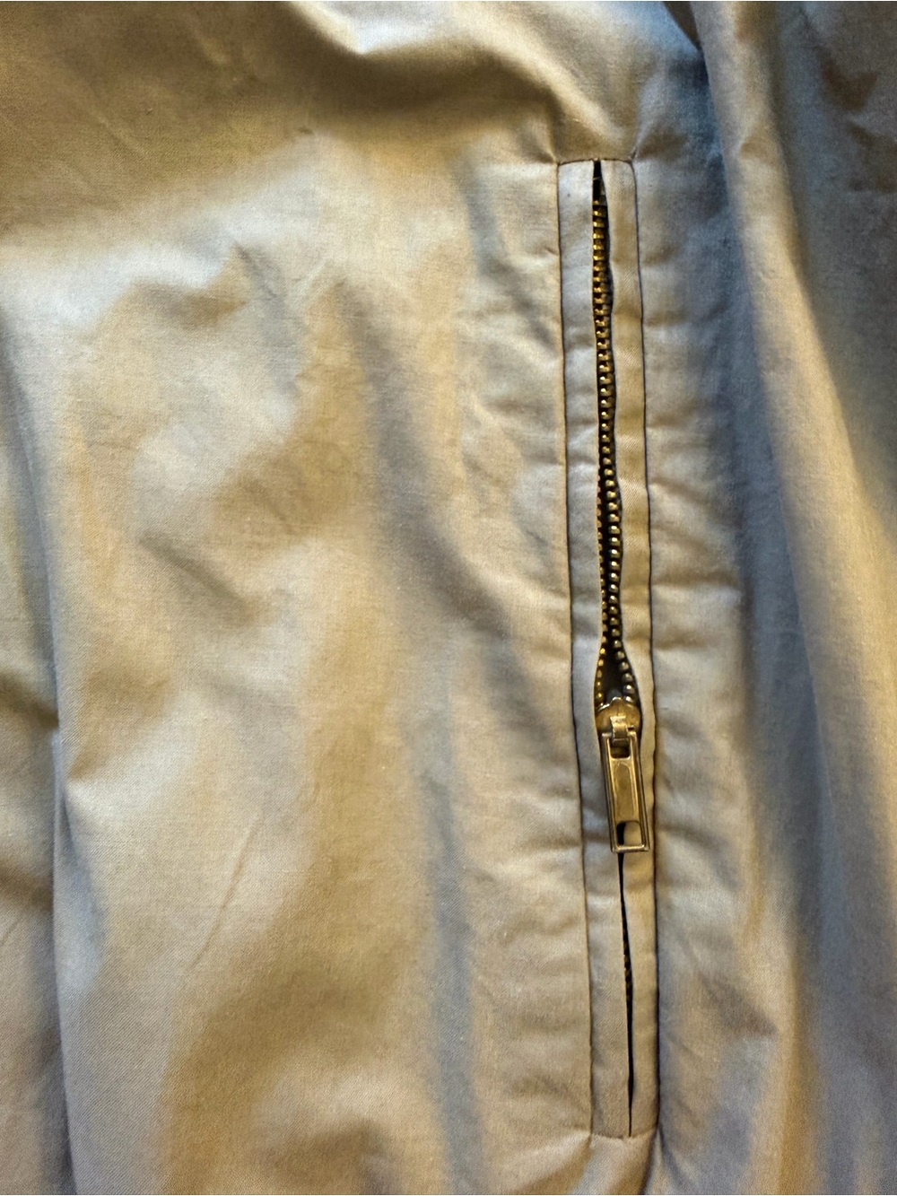 Giorgio Armani Two-Tone Khaki and Cream Lightweight Jacket - Picture 5 of 12